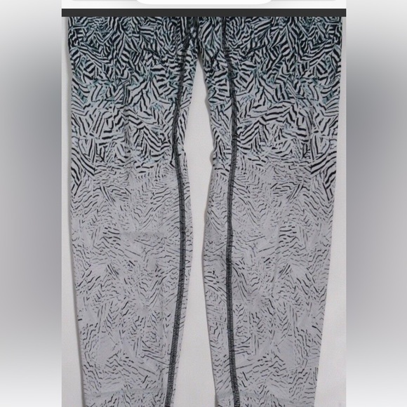 Lululemon wunder under dazzle nulux size 2 - Picture 3 of 11